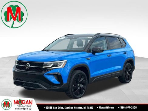 Certified 2024 Volkswagen Taos SE AWD/4WD image 1