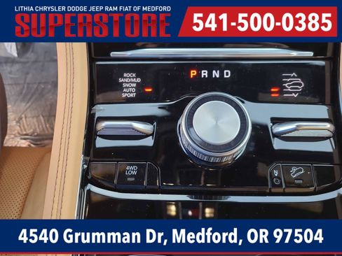 New 2026 Jeep Grand Cherokee Summit w/ Obsidian Package AWD/4WD image 25