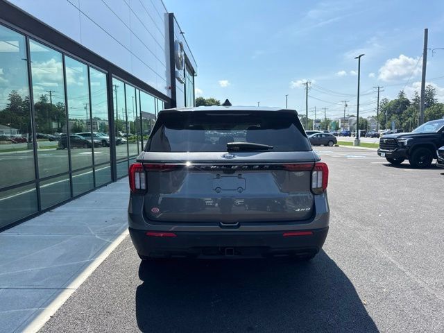 Used 2026 Ford Explorer Active AWD/4WD image 4