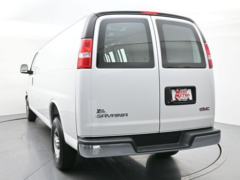 New 2026 GMC Savana 3500 Extended RWD image 21