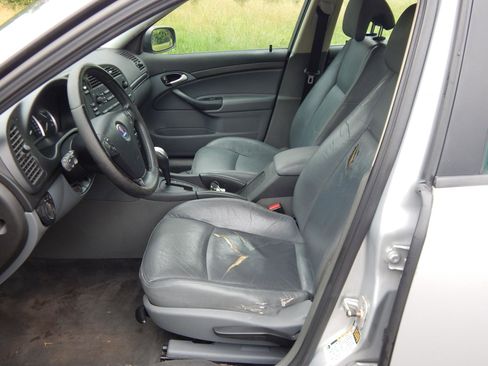 Used 2005 Saab 9-3 Linear image 10