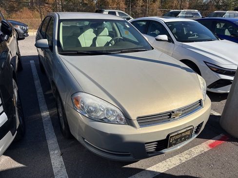 Used 2008 Chevrolet Impala LT image 2