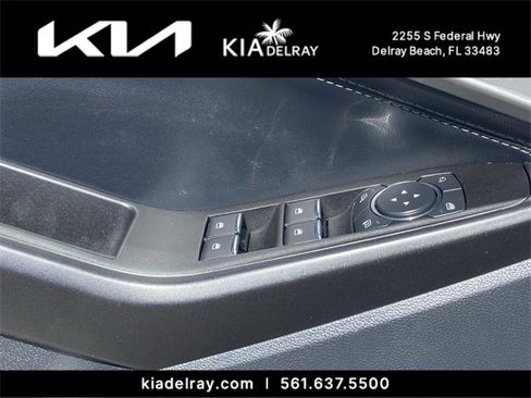 Used 2020 Ford Explorer Limited image 17