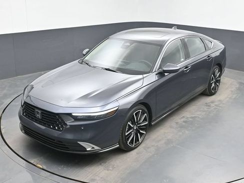 Used 2025 Honda Accord Touring image 15