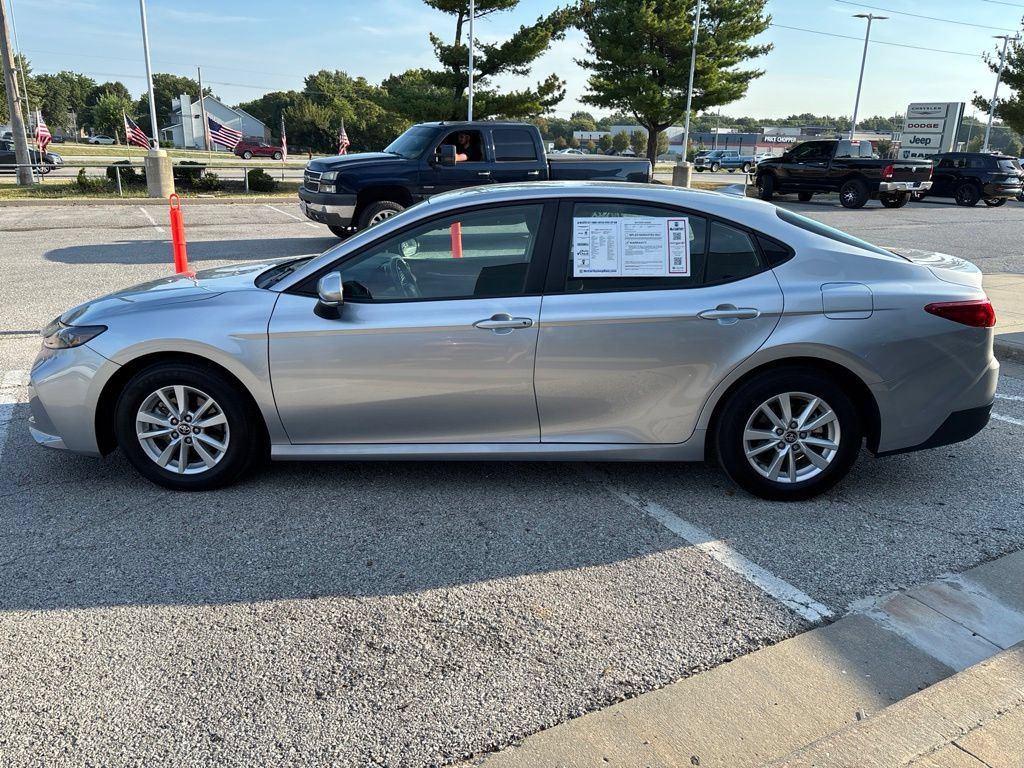 Used 2025 Toyota Camry LE FWD image 9