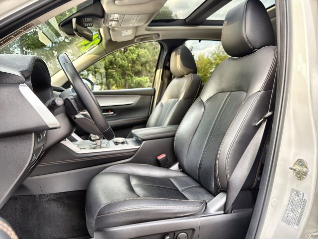 Used 2024 MAZDA CX-90 Plug-In Hybrid w/ Premium Pkg AWD/4WD image 11