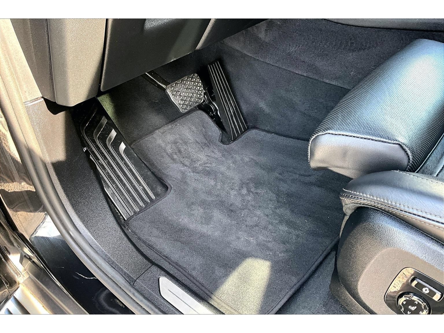 Used 2025 BMW X5 xDrive50e AWD/4WD image 30