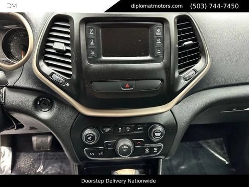 Used 2018 Jeep Cherokee Sport w/ Cold Weather Group AWD/4WD image 34
