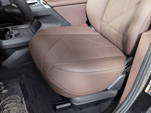 Certified 2025 BMW iX xDrive50 AWD/4WD image 20
