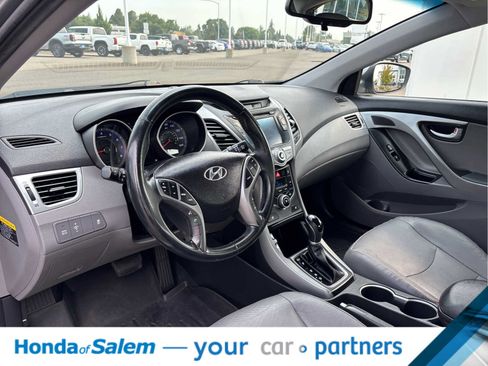Used 2014 Hyundai Elantra Limited w/ Option Group 03 FWD image 2