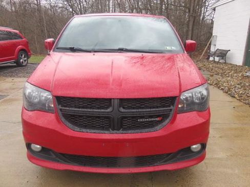 Used 2015 Dodge Grand Caravan SXT image 2