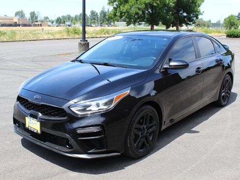 Used 2019 Kia Forte S w/ S Premium Package FWD image 2