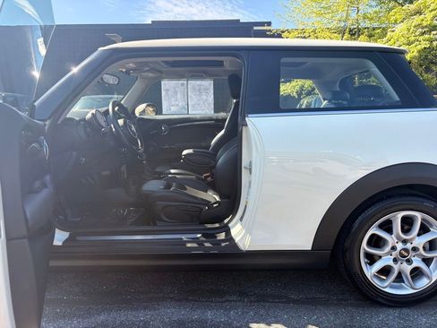 Used 2018 MINI Cooper S image 17