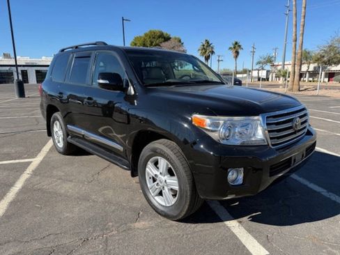 Used 2014 Toyota Land Cruiser image 1