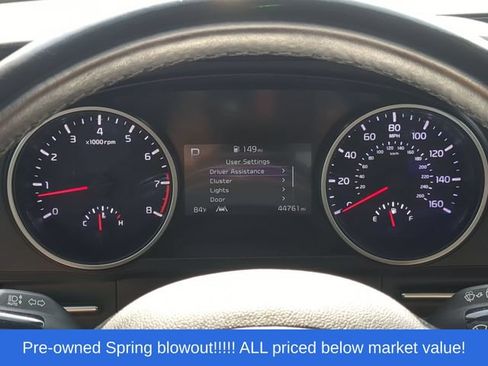 Used 2022 Kia Carnival LX FWD image 28