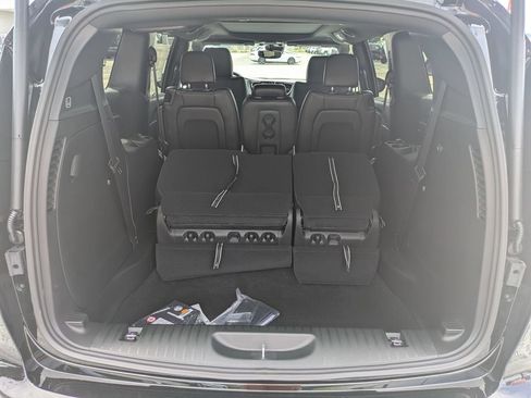 New 2027 Chrysler Pacifica Select FWD image 26