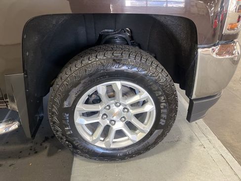 Used 2019 Chevrolet Silverado 1500 LT w/ All Star Edition image 11