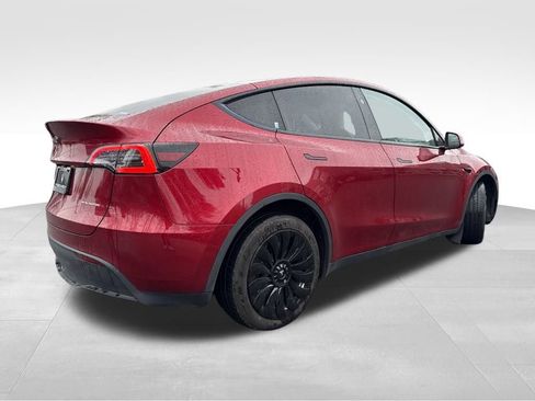 Used 2024 Tesla Model Y Long Range image 8