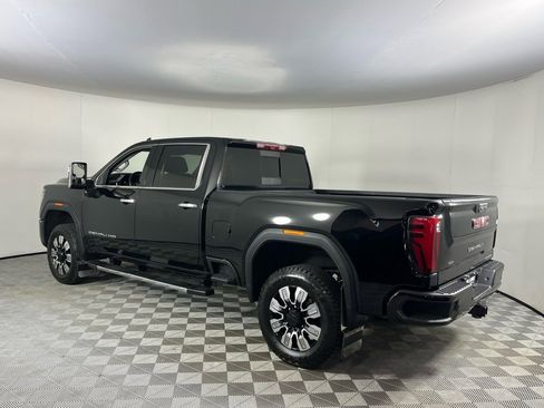 Used 2025 GMC Sierra 3500 Denali w/ Denali Reserve Package image 7