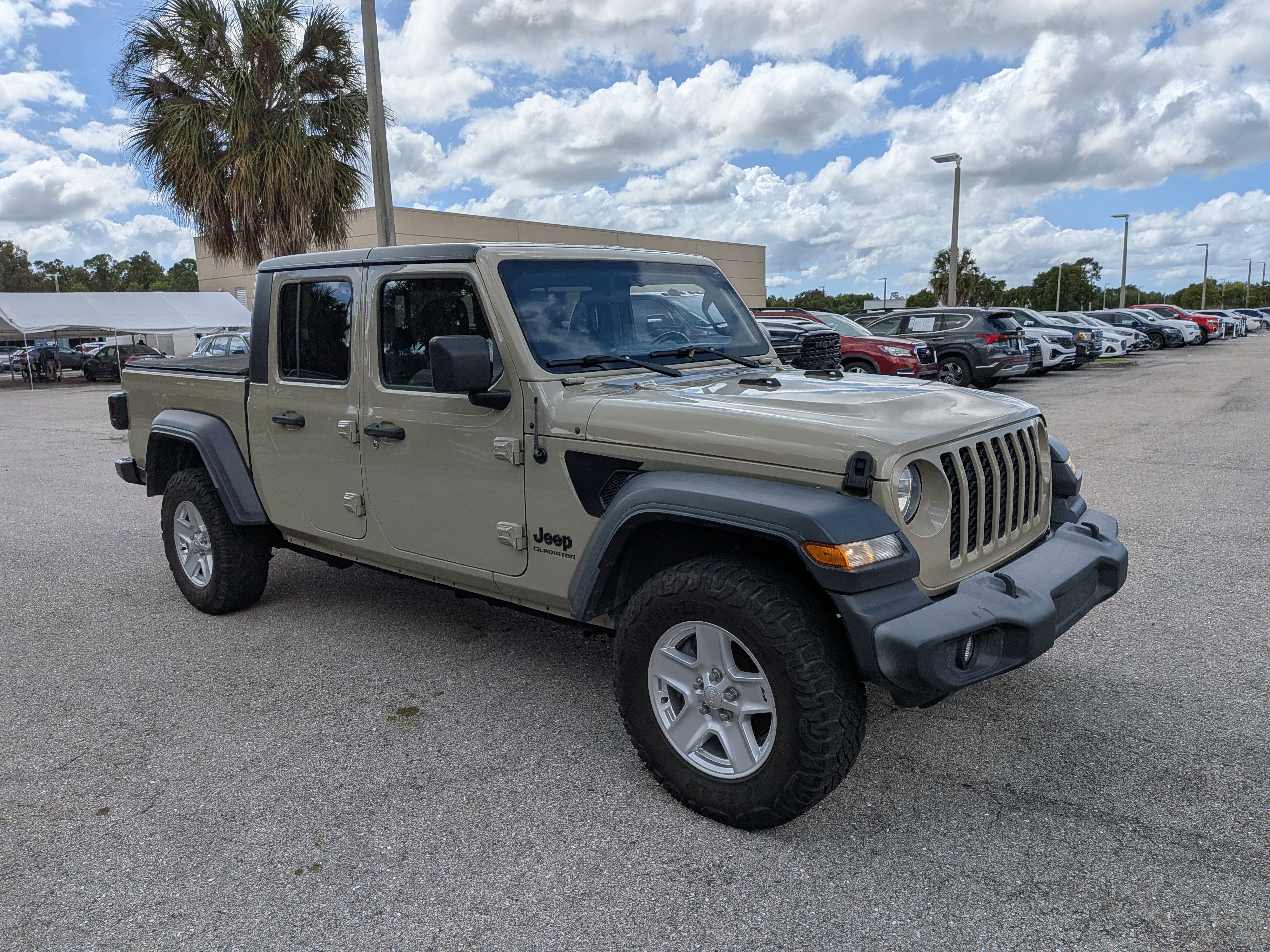 Used 2020 Jeep Gladiator Sport w/ Quick Order Package 24S AWD/4WD image 2