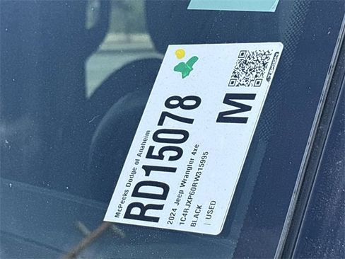 Used 2024 Jeep Wrangler Unlimited Sahara image 32