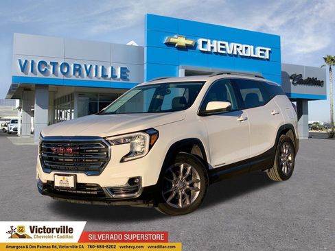 Used 2023 GMC Terrain SLT image 1