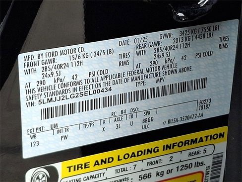 Certified 2025 Lincoln Navigator Reserve image 27