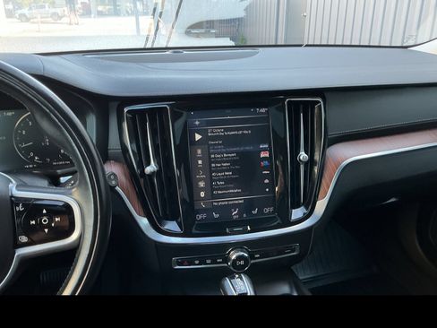 Used 2020 Volvo V60 T5 Cross Country w/ Protection Package Premier AWD/4WD image 17