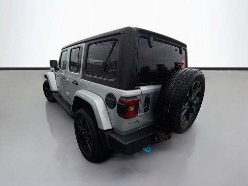 Used 2023 Jeep Wrangler Unlimited Sahara w/ Dual Top Group AWD/4WD image 6