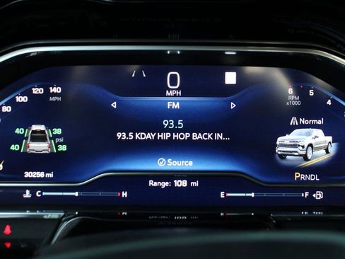 Used 2022 Chevrolet Silverado 1500 RST image 23