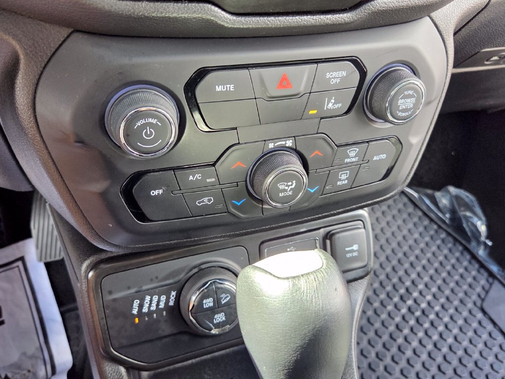 Used 2023 Jeep Renegade Trailhawk w/ Sun/Sound Group AWD/4WD image 25