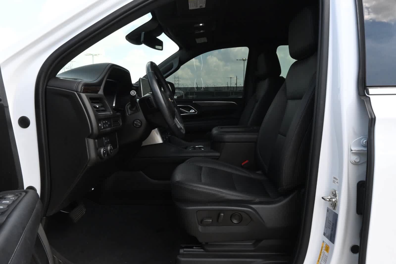 Used 2023 Chevrolet Tahoe LT w/ Luxury Package RWD image 17