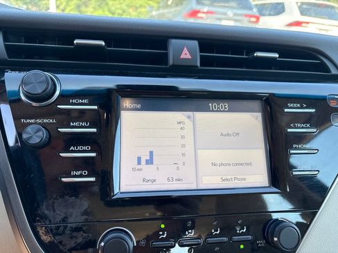 Used 2018 Toyota Camry LE w/ Moonroof Package FWD image 15