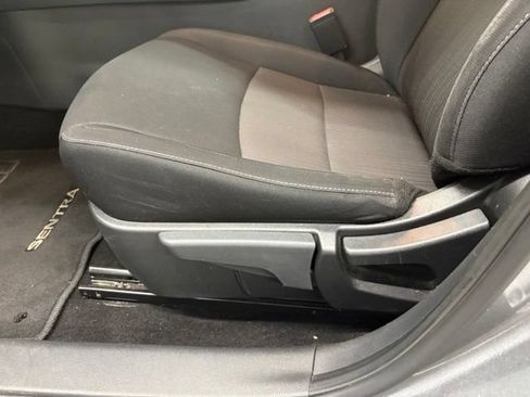 Used 2024 Nissan Sentra SV FWD image 12