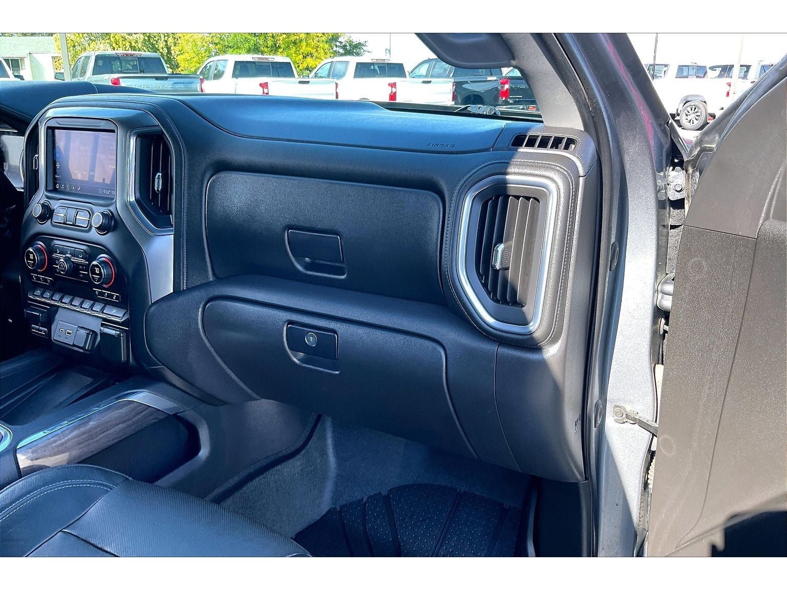 Used 2020 Chevrolet Silverado 1500 LTZ w/ LTZ Plus Package AWD/4WD image 17
