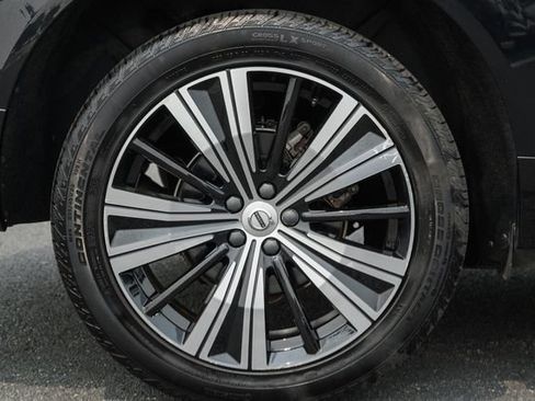 Certified 2023 Volvo XC60 B5 Plus w/ Climate Package AWD/4WD image 19