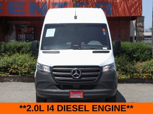 Used 2025 Mercedes-Benz Sprinter 2500 image 3