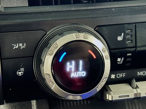 Used 2025 Toyota 4Runner Limited w/ Tow Technology Package image 5