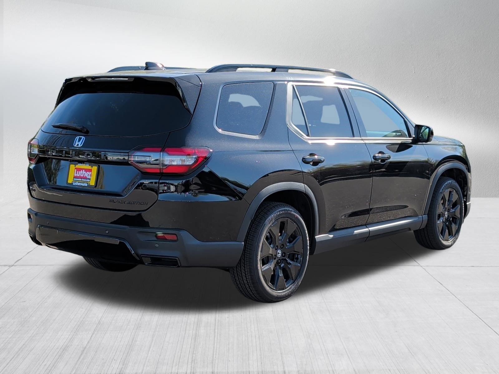 New 2026 Honda Pilot Black Edition image 7
