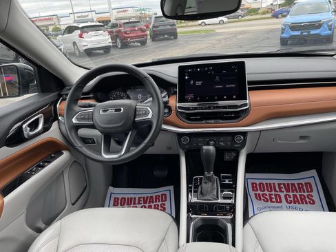 Used 2022 Jeep Compass Limited image 2