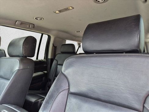 Used 2018 Chevrolet Suburban LT RWD image 12