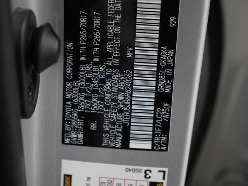 Used 2024 Toyota 4Runner TRD Off-Road Premium image 29