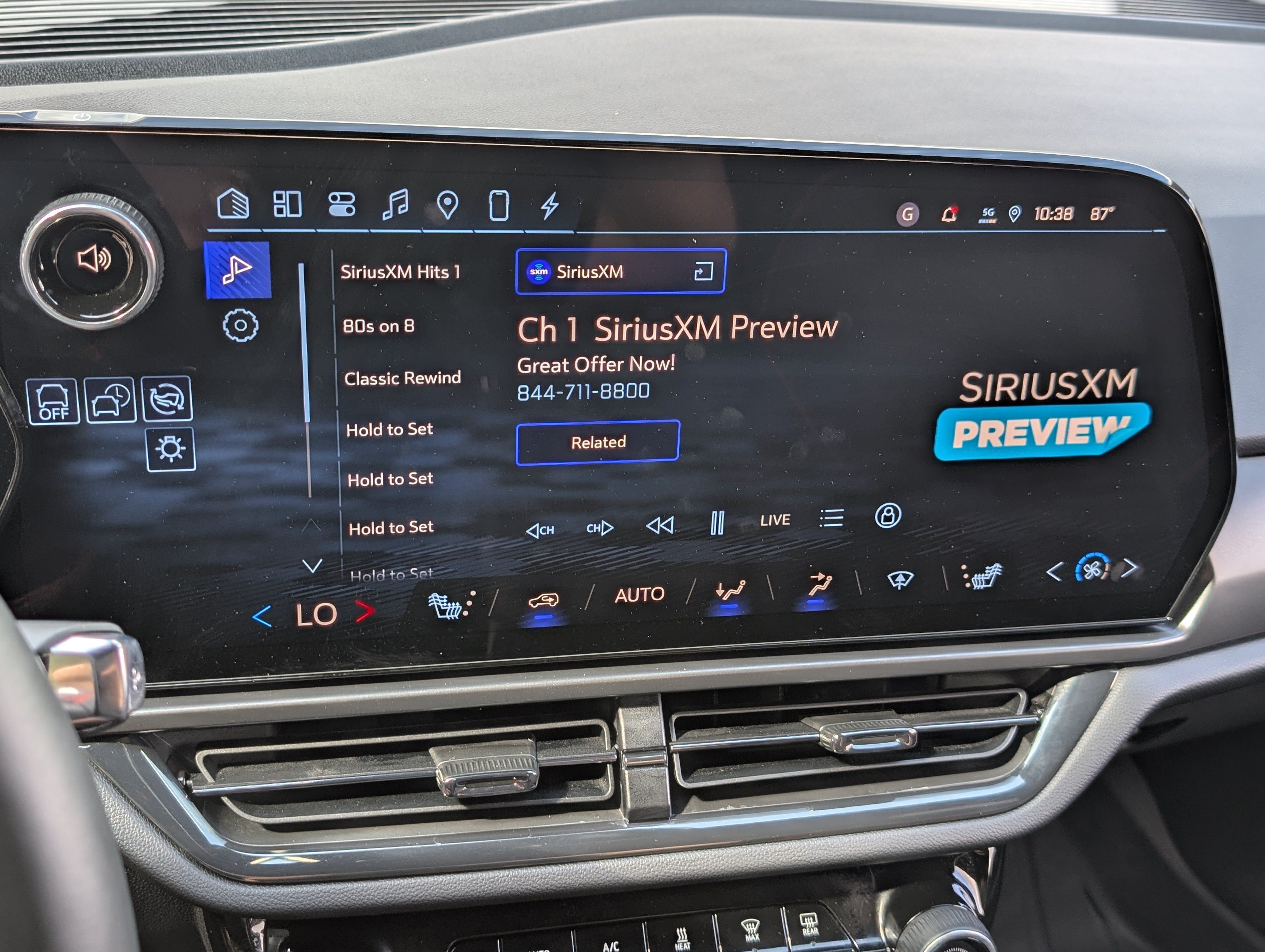 Used 2024 Chevrolet Equinox EV RS w/ LPO, Active Package FWD image 30