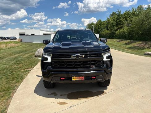 Used 2022 Chevrolet Silverado 1500 LT Trail Boss w/ LT Trail Boss Premium Package AWD/4WD image 12