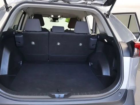 Used 2024 Toyota RAV4 XLE FWD image 16