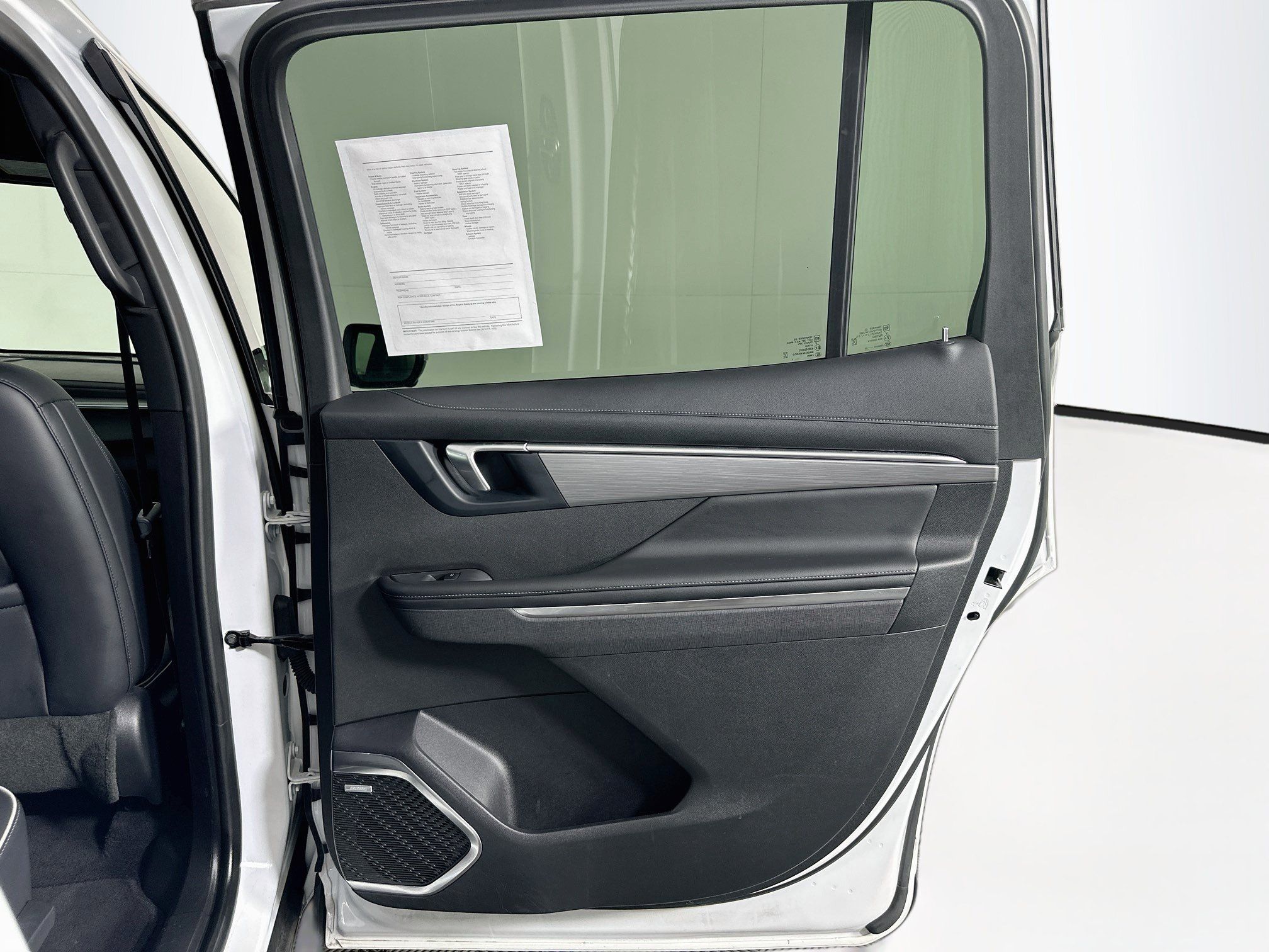 Used 2025 Buick Enclave Preferred FWD image 33