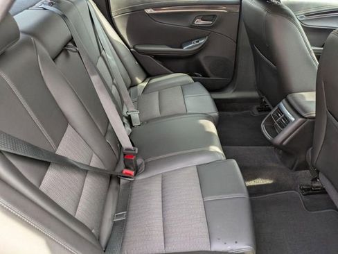 Used 2017 Chevrolet Impala LT w/ Convenience Package FWD image 27