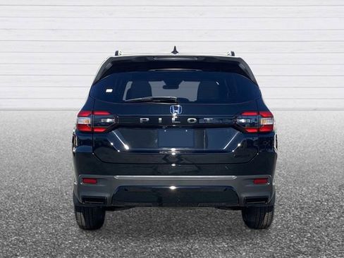 New 2026 Honda Pilot Sport image 3