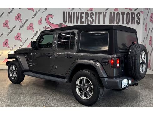 Used 2018 Jeep Wrangler Unlimited Sahara image 12
