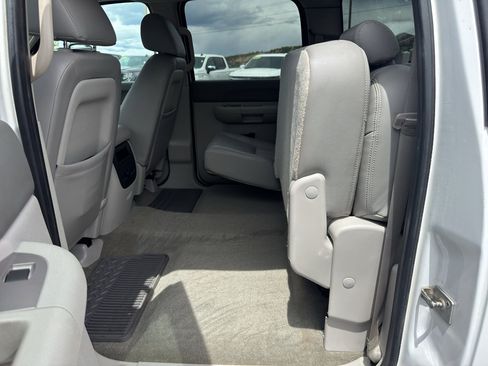 Used 2010 GMC Sierra 2500 SLE AWD/4WD image 12